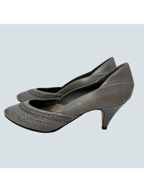 Carriage Court Women’s 7.5B Gray Leather Heels Kitten Heel Vintage Classic Pumps